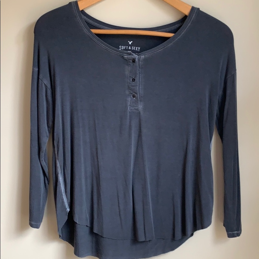 American Eagle Basic tee